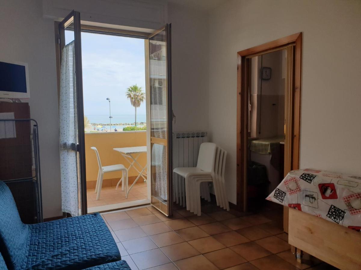 My Beachouse Montesilvano Marina Exterior foto